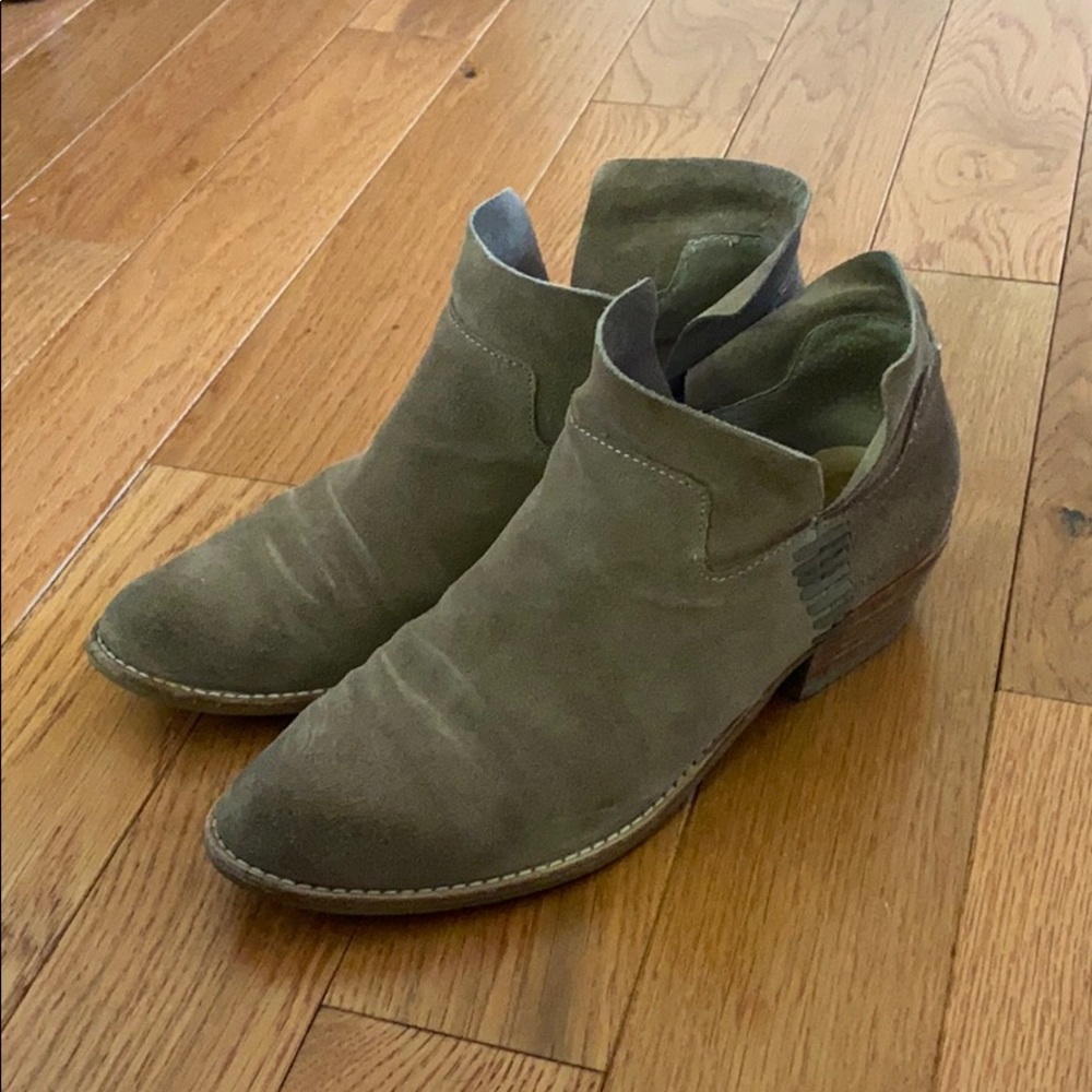 Suede short booties